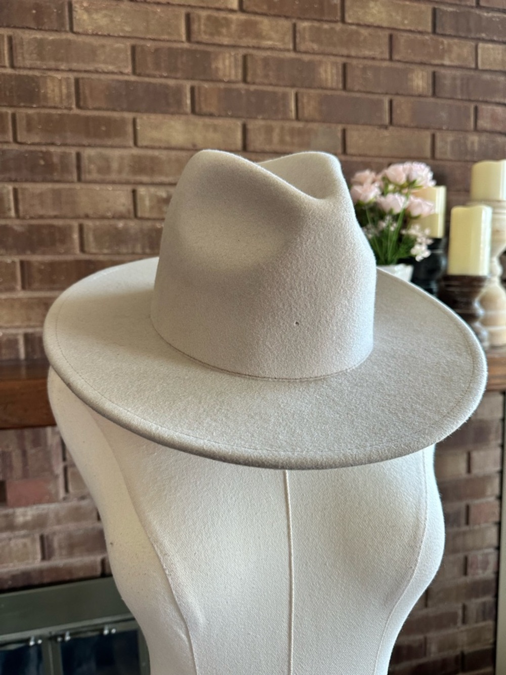 GIGI PIP Wide Brim Felt Fedora in Light Beige